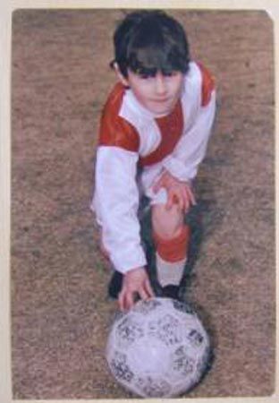 A Messi le gusta el fútbol desde muy pequeño