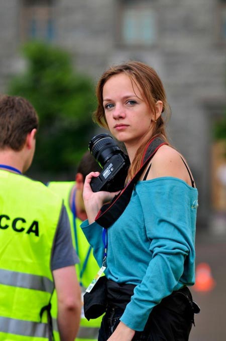 Las mujeres muestran gran habilidad en la cámara 11