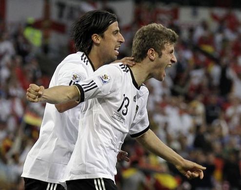 图文-[小组赛]德国4-1英格兰穆勒如此激动