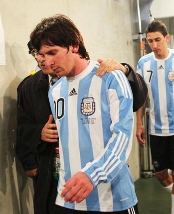 Admite Messi que no cumplió expectativas