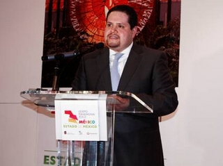 El Gobernador del Estado de México visita el pabellón de México 