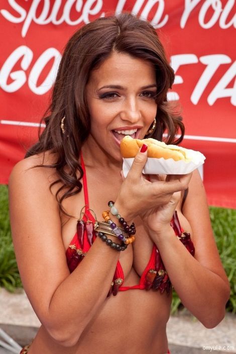 Vida Guerra,, la vegetariana más sexy del mundo,la sexy bomba ,la sexy modelo cubana 