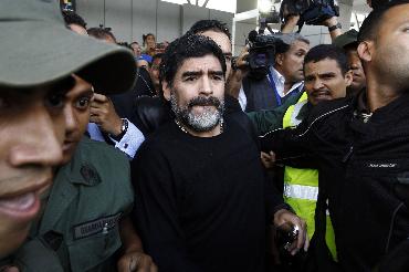Diego Maradona llega a Venezuela