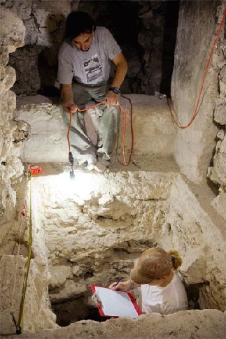 Objetos de la tumba de los antiguos maya hallada en Guatemala 8