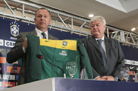 Menezes se presenta formalmente como el técnico de la selección brasileña