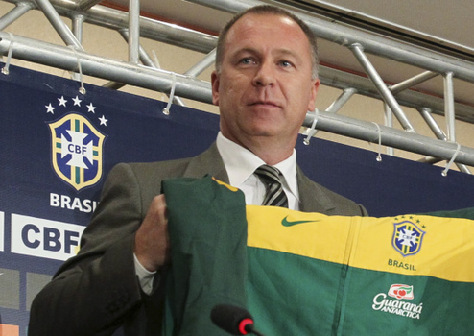 Menezes se presenta formalmente como el técnico de la selección brasileña