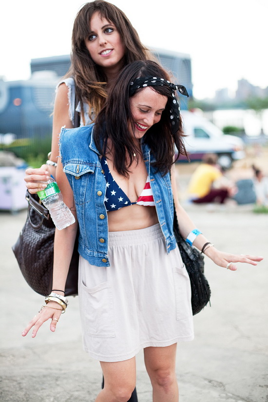 Las chicas guapas y sexys por la calle