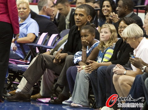 ¡Qué amoroso entre Obama y su hija!