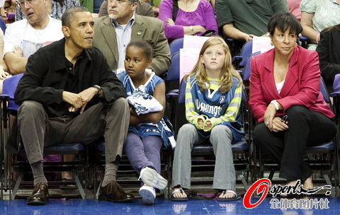 ¡Qué amoroso entre Obama y su hija!