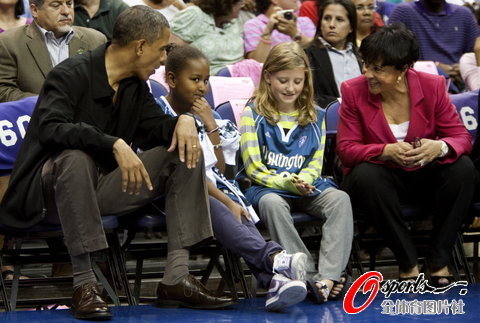 ¡Qué amoroso entre Obama y su hija!