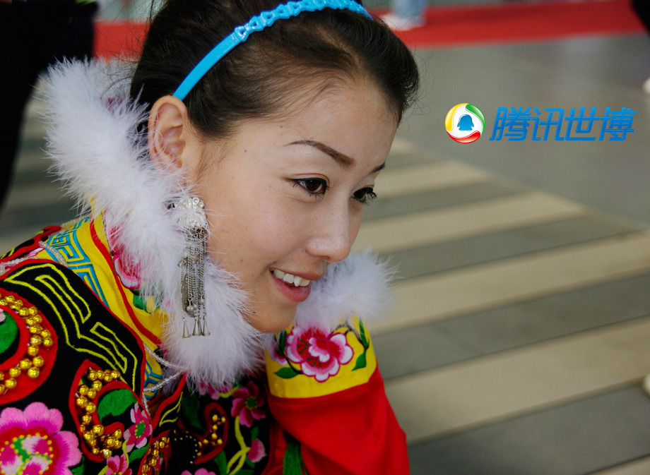 hermosas hermanas-cultura-etnia Qiang-Expo-Shanghai 4