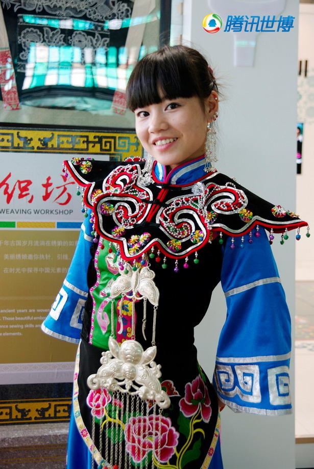 hermosas hermanas-cultura-etnia Qiang-Expo-Shanghai 6