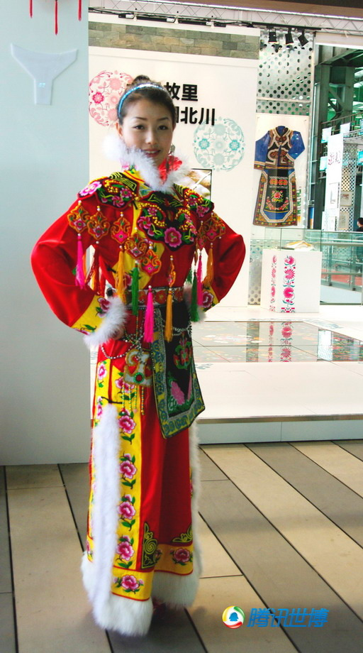 hermosas hermanas-cultura-etnia Qiang-Expo-Shanghai 3