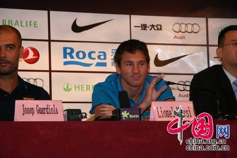 Presentan Messi y Guadiola en Beijng