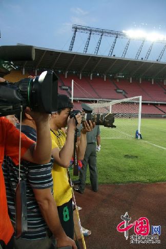 Los periodistas chinos en el campo