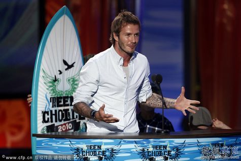 El día 8 de agosto se celebró Teen Choice Awards 2010 en Califonia de EEUU. Beckham ganó el premio del mejor jugador y recibió el premio con su hijo. 