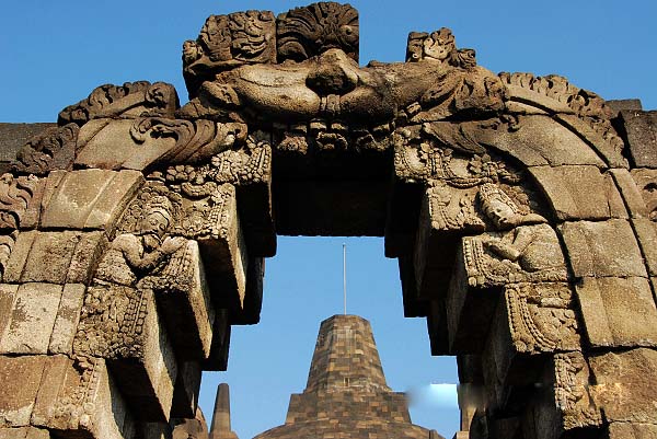 Borobudur, el monumento más grande del hemisferio sur 4
