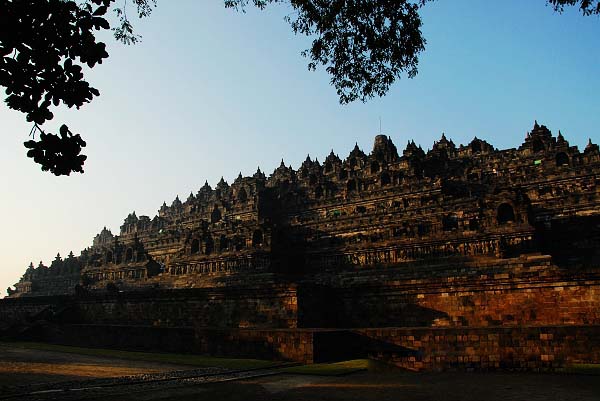 Borobudur, el monumento más grande del hemisferio sur 9