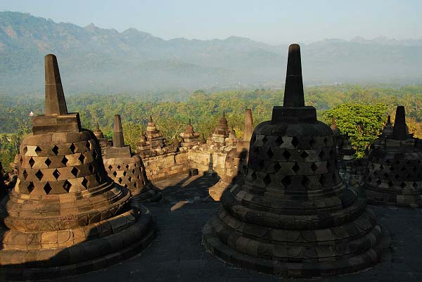 Borobudur, el monumento más grande del hemisferio sur 11