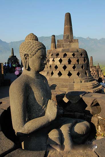 Borobudur, el monumento más grande del hemisferio sur 14