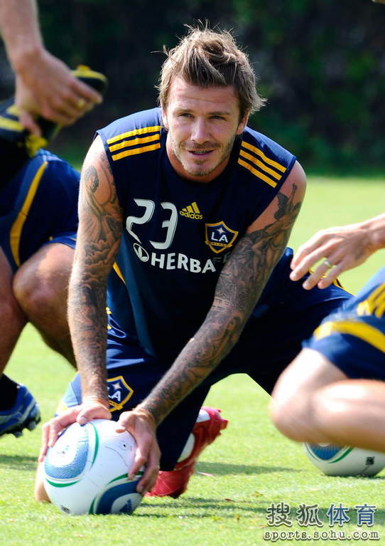 Beckham presenta en el entrenamiento con mucho encanto