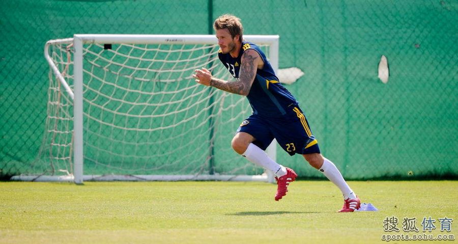 Beckham presenta en el entrenamiento con mucho encanto