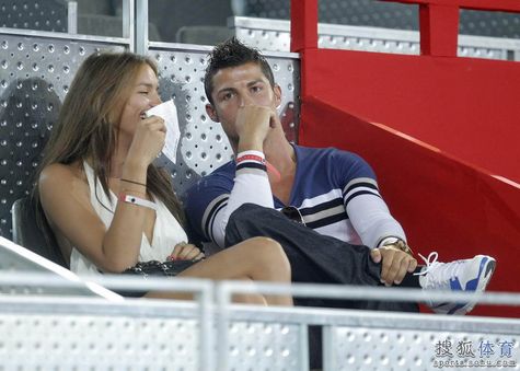 Cristiano Ronaldo y su novia vieron el partido de baloncesto