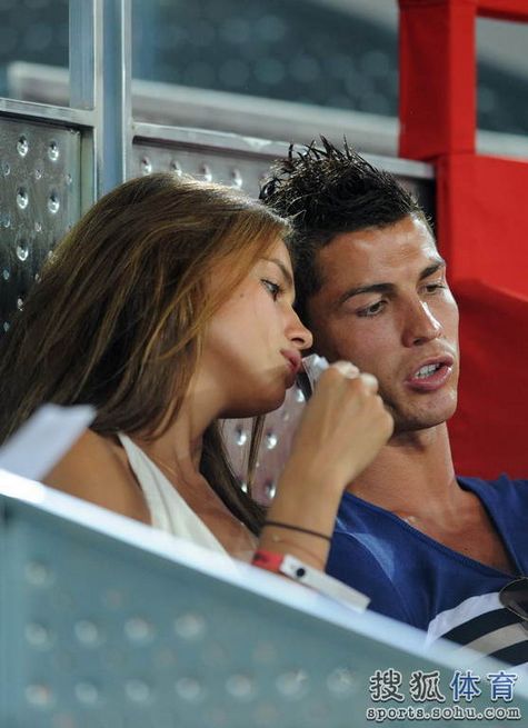 Cristiano Ronaldo y su novia vieron el partido de baloncesto