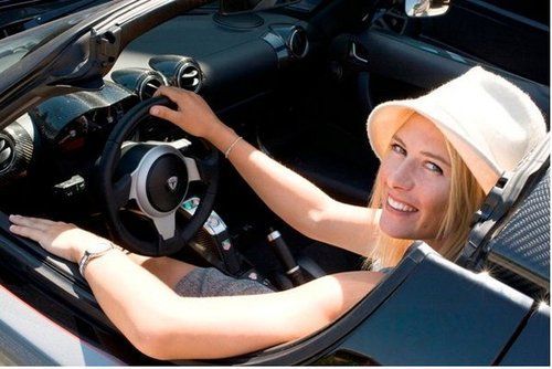 Sharapova presenta su coche favorito