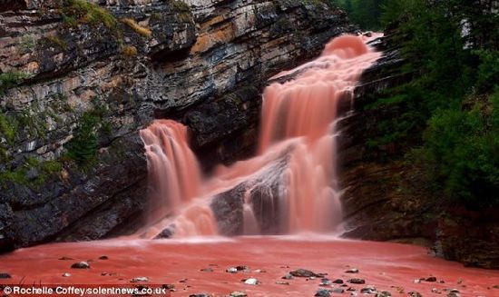 La cascada roja en Canadá