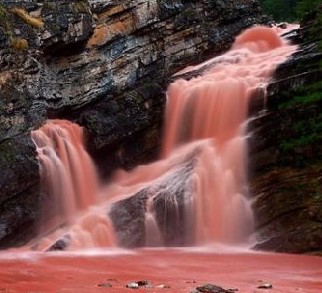 La cascada roja en Canadá