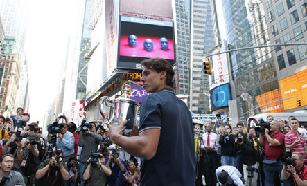 Nadal da la vuelta a Nueva York con la copa del Abierto US