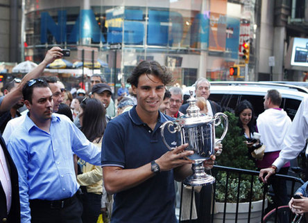 Nadal da la vuelta a Nueva York con la copa del Abierto US