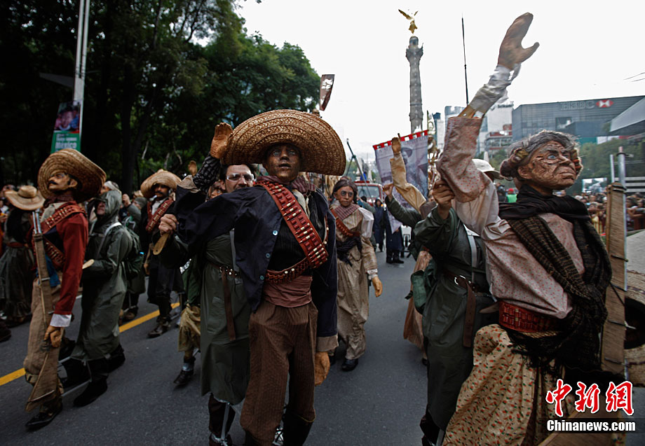 inaugura-conmemoración-Bicentenario-Independencia-México 1