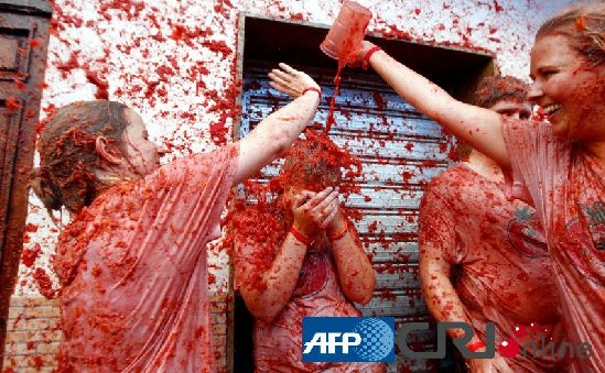 la Tomatina lucha más viva con tomates 2