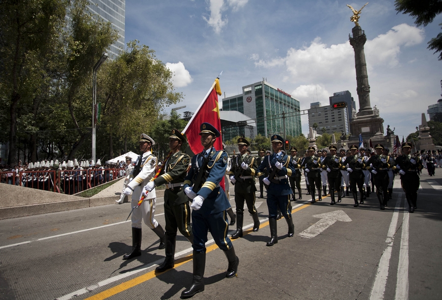Guardia-Honor-EPL-ceremonia-Bicentenario-México 3