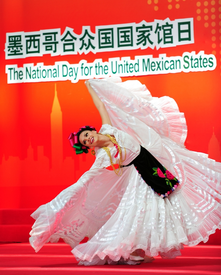 celebra-Día-Nacional-Bicentenario-México-Expo-Shanghai 4