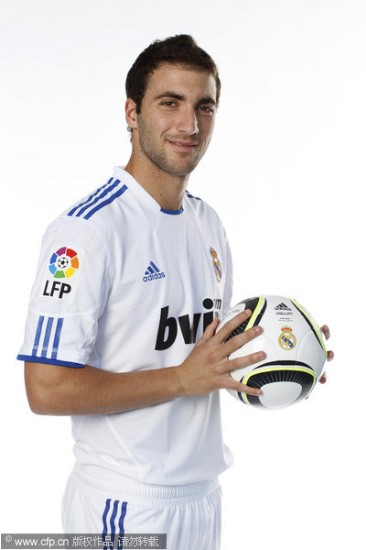 Las fotos oficiales de Real Madrid Higuain