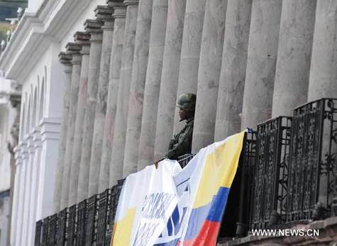 Amanece Ecuador bajo estado de sitio tras revuelta policial