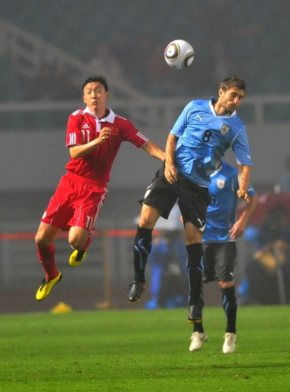 Partido de calentamiento de la Copa de Asia 2011: Uruguay derrota a China con 4-0