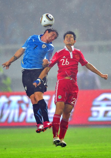 Partido de calentamiento de la Copa de Asia 2011: Uruguay derrota a China con 4-0