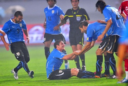 Partido de calentamiento de la Copa de Asia 2011: Uruguay derrota a China con 4-0