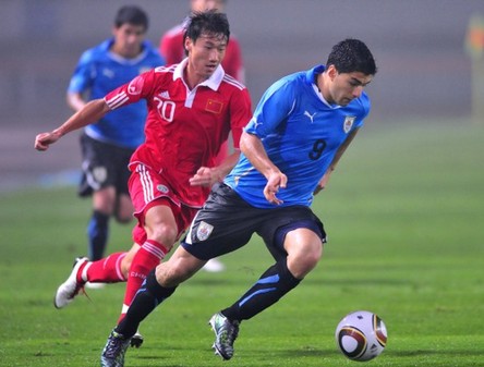 Partido de calentamiento de la Copa de Asia 2011: Uruguay derrota a China con 4-0