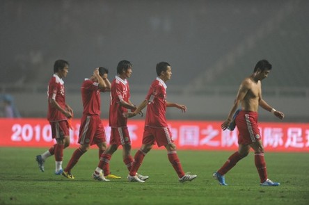 Partido de calentamiento de la Copa de Asia 2011: Uruguay derrota a China con 4-0