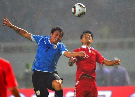 Partido de calentamiento de la Copa de Asia 2011: Uruguay derrota a China con 4-0