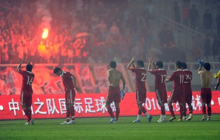 Partido de calentamiento de la Copa de Asia 2011: Uruguay derrota a China con 4-0