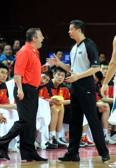 Baloncesto CBA: Una pelea fuerte entre China y Brasil y se interrumpió el partido 