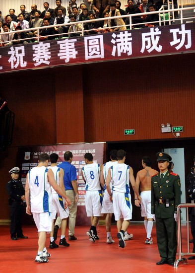 Baloncesto CBA: Una pelea fuerte entre China y Brasil y se interrumpió el partido 