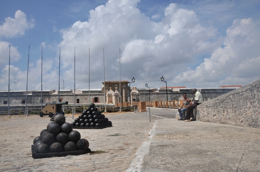 Lugar histórico-Fortaleza de San Carlos de La Cabaña-La Habana-paisaje-Cuba 1