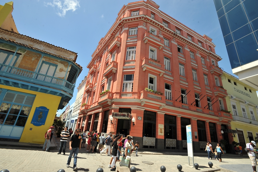 Un día-cómodo-descansado-pasando-ciudad-La Habana-Cuba 1